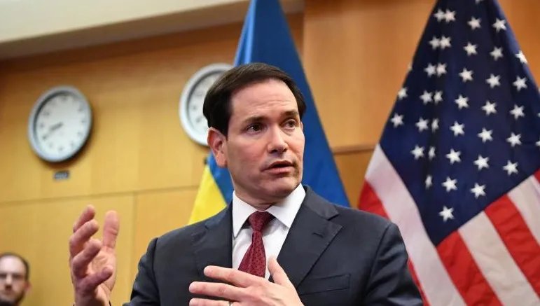 US presses China over Iran support