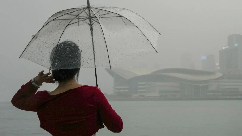 Hong Kong set for thunderstorms on Sunday as cold front approaches city