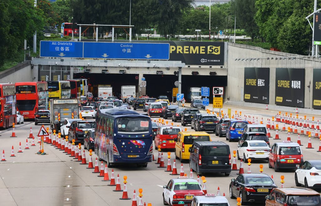 Two-month toll cut aims to ease pressure from rising fuel prices, covering all government tunnels and Tsing Sha Control Area. Photo: Dickson Lee