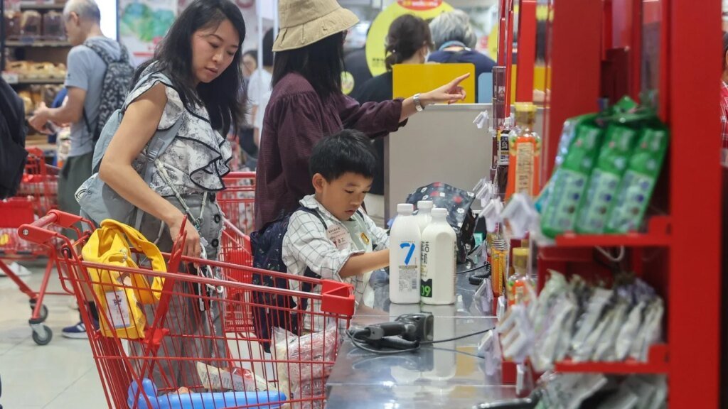 Hongkongers pack major supermarkets amid ‘price war’ on eve of Mother’s Day