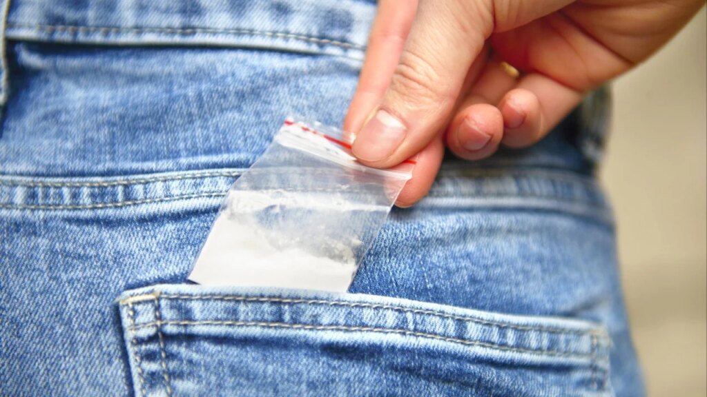 Man arrested in Hong Kong after police seized HK$800,000 worth of suspected heroin